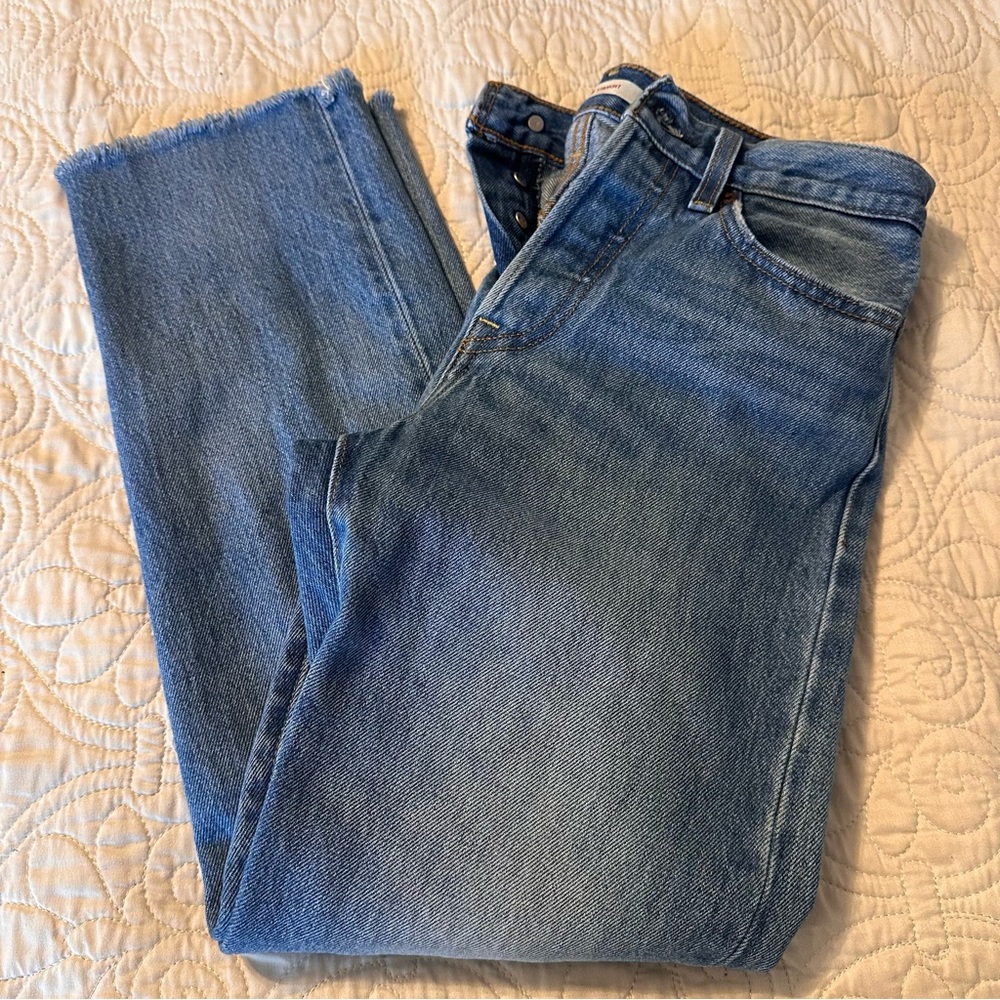 LEVI'S Wedgie Straight Leg Frayed Hem Medium Wash High Rise Jeans size 26